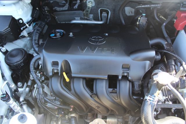 Used 2016 Toyota Yaris L FWD image 6