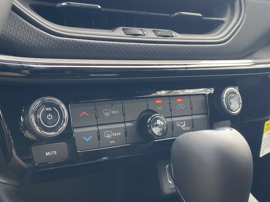 New 2026 Jeep Compass Latitude AWD/4WD image 22
