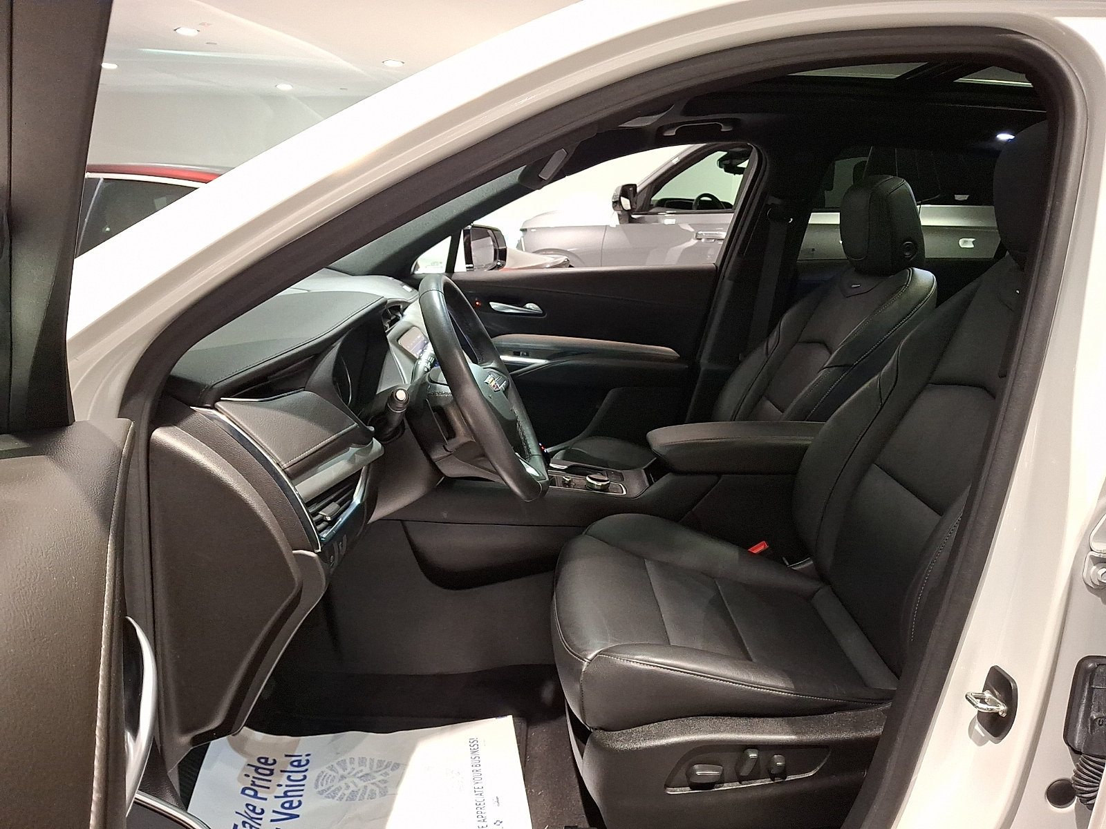 Certified 2023 Cadillac XT4 Premium Luxury w/ Cold Weather Package AWD/4WD image 15