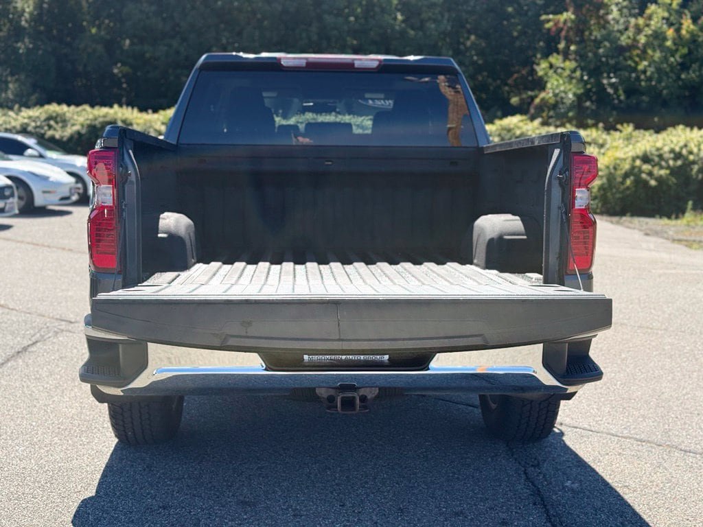 Used 2021 Chevrolet Silverado 1500 LT AWD/4WD image 6