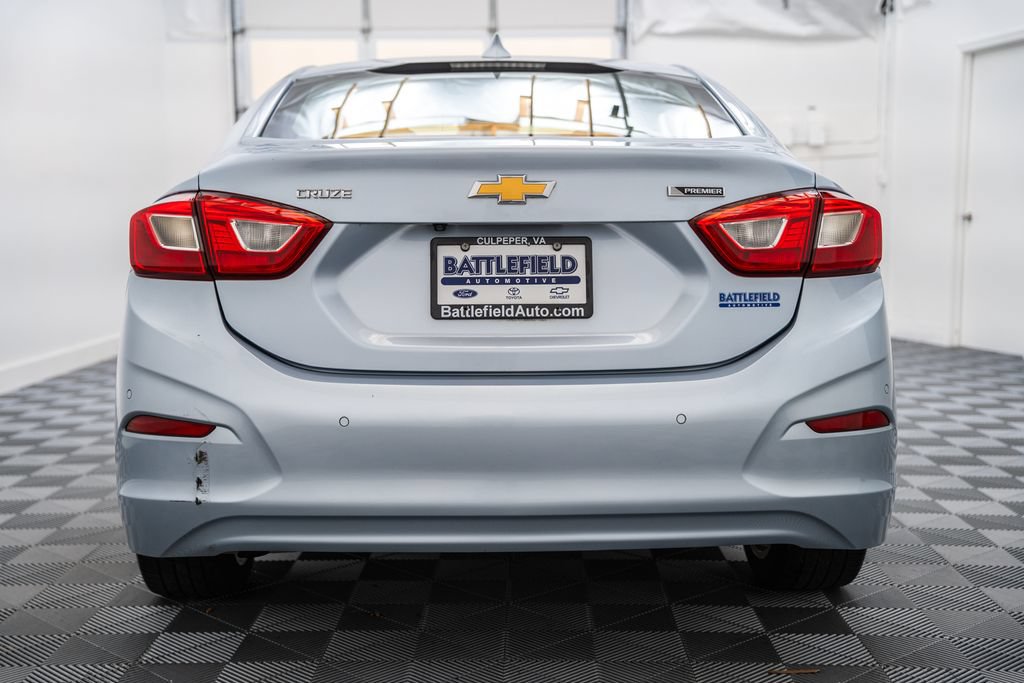 Used 2018 Chevrolet Cruze Premier w/ Enhanced Convenience Package FWD image 6