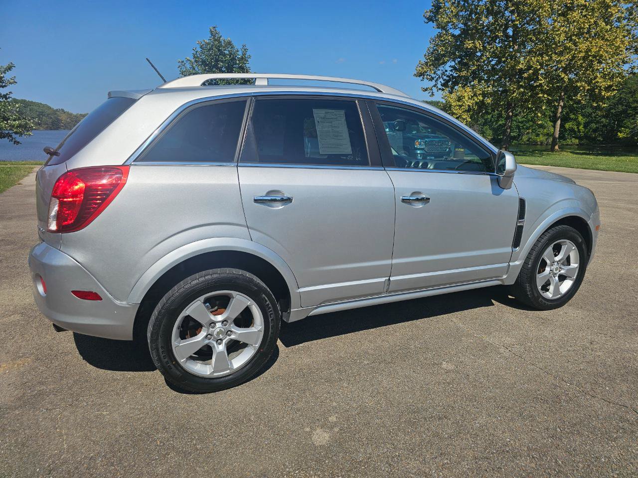 Used 2015 Chevrolet Captiva Sport LT w/ Convenience Package FWD image 4
