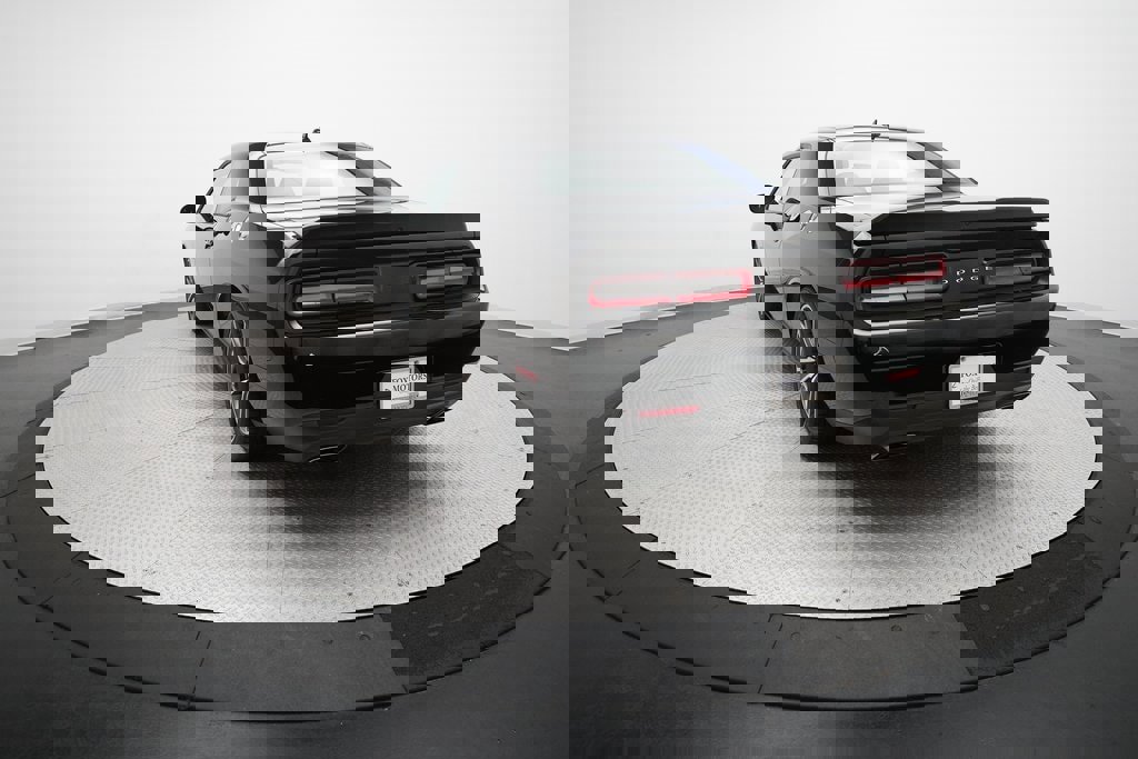 Used 2023 Dodge Challenger R/T w/ Plus Package image 33