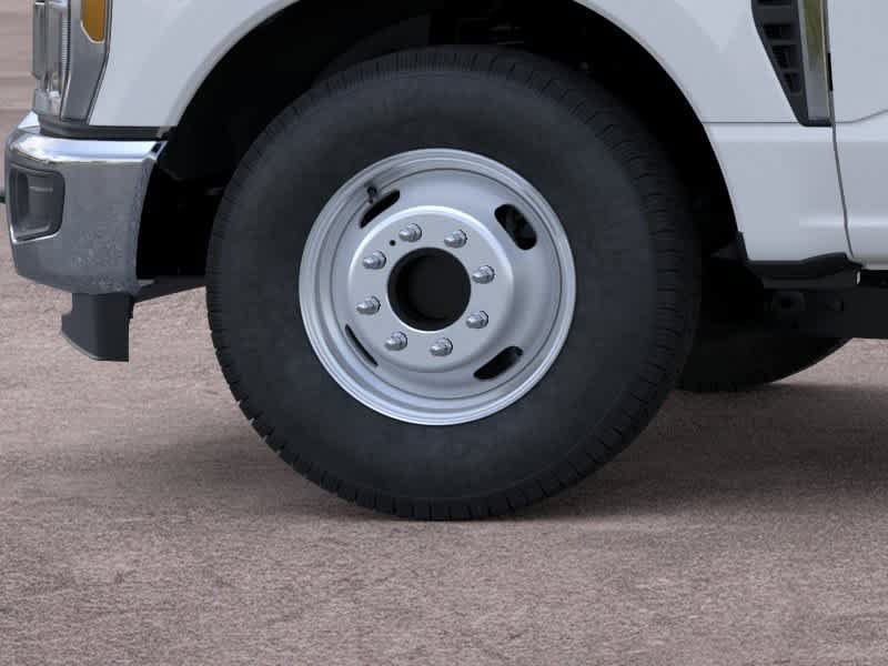 New 2026 Ford F350 XL w/ XL Chrome Package RWD image 20