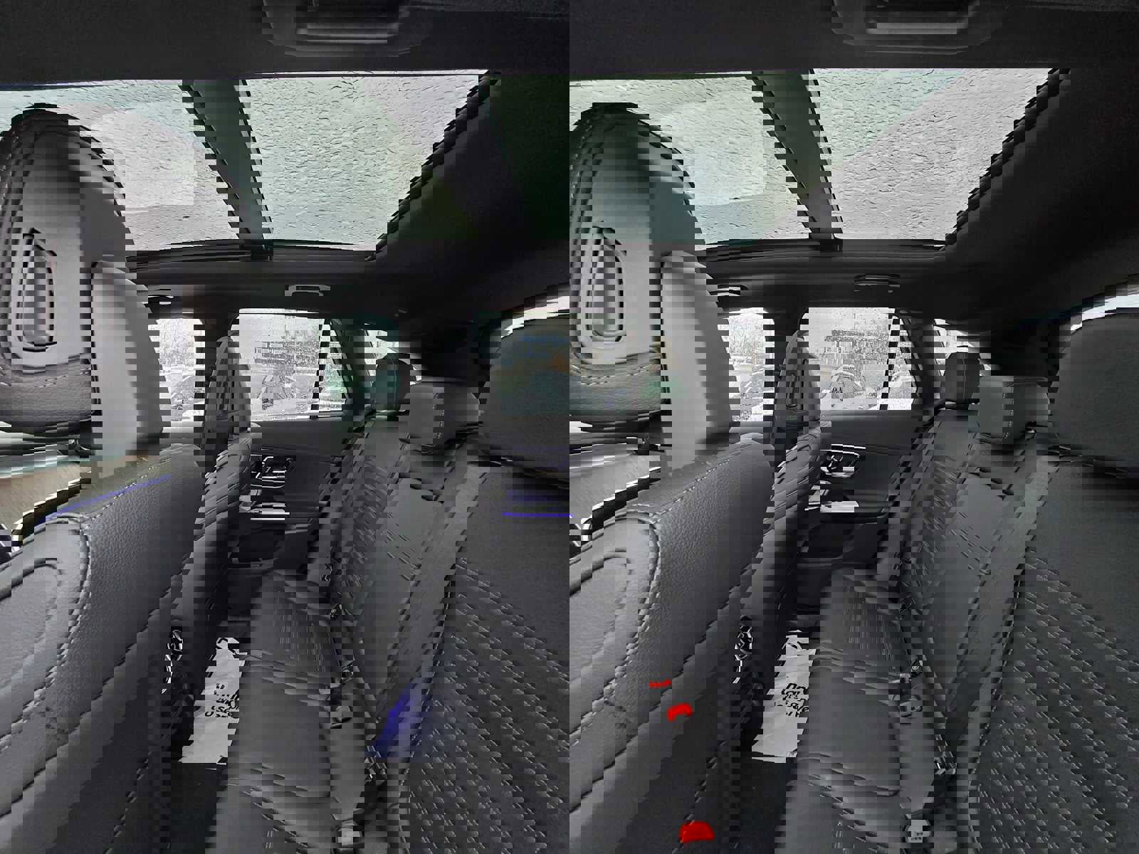 Used 2025 Mercedes-Benz GLC 350e 4MATIC image 21