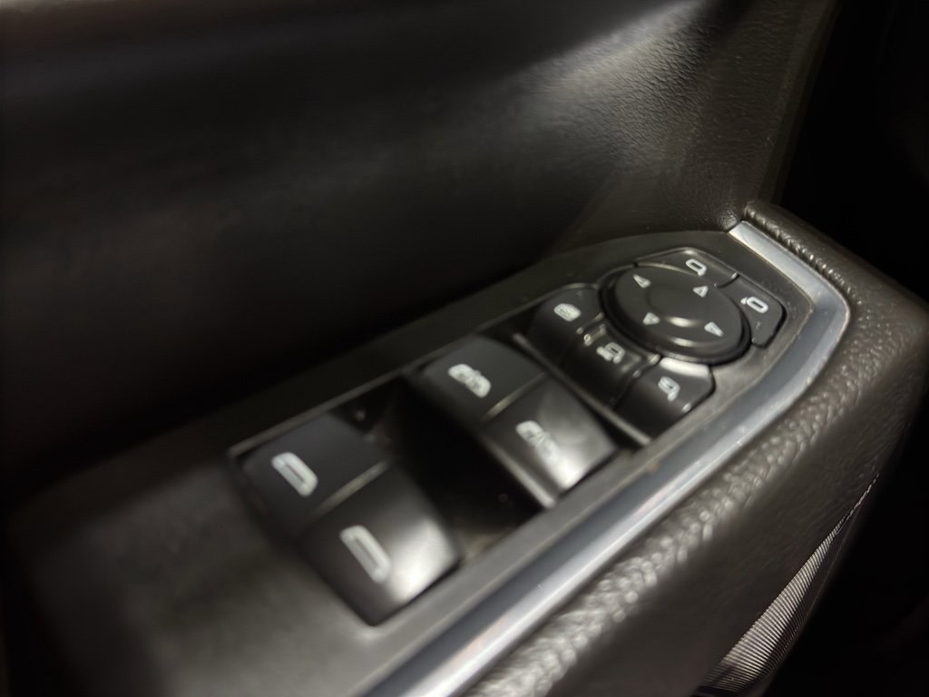 Used 2025 GMC Sierra 3500 Denali w/ Denali Reserve Package image 43