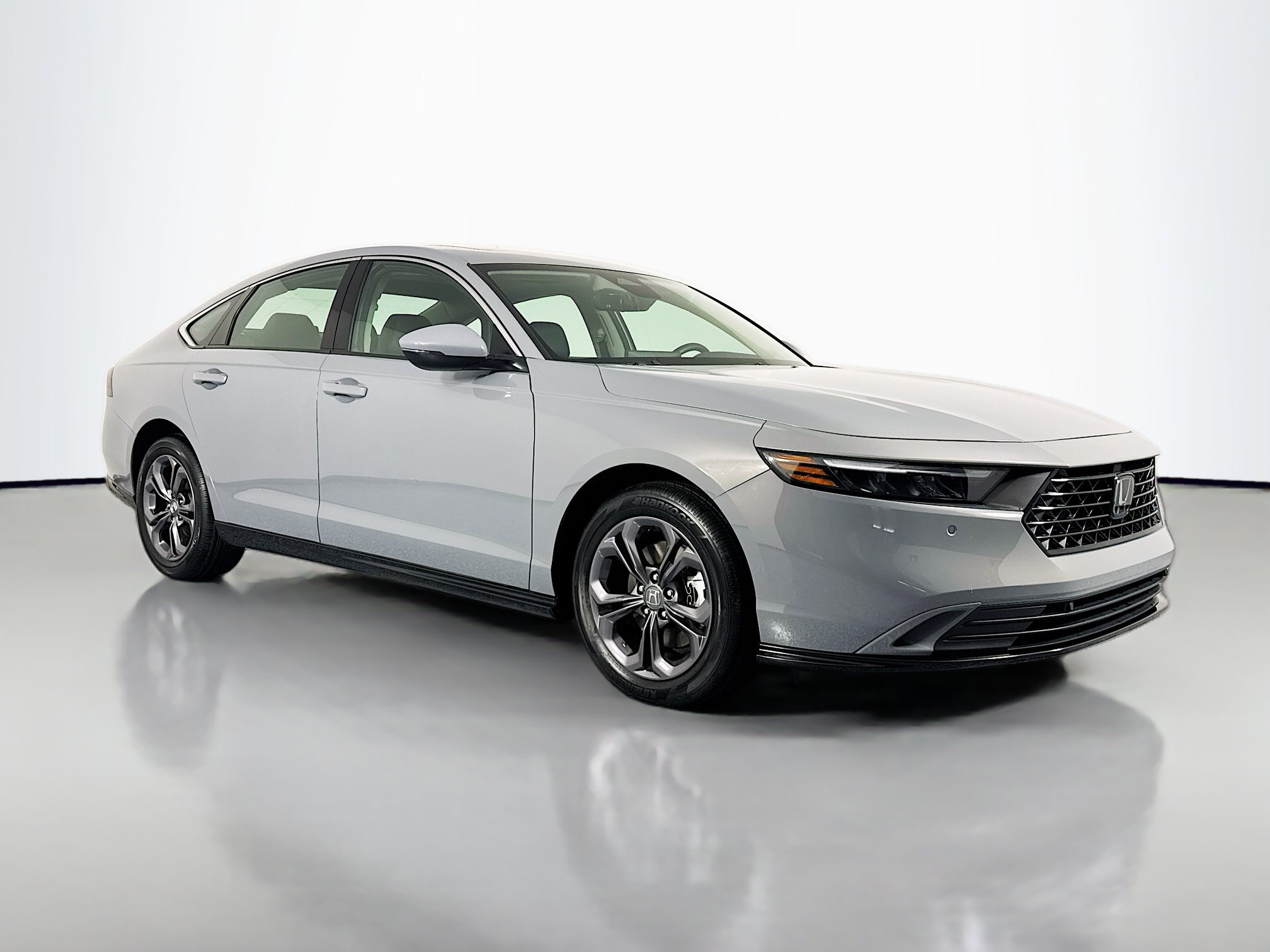 Certified 2024 Honda Accord EX-L image 3