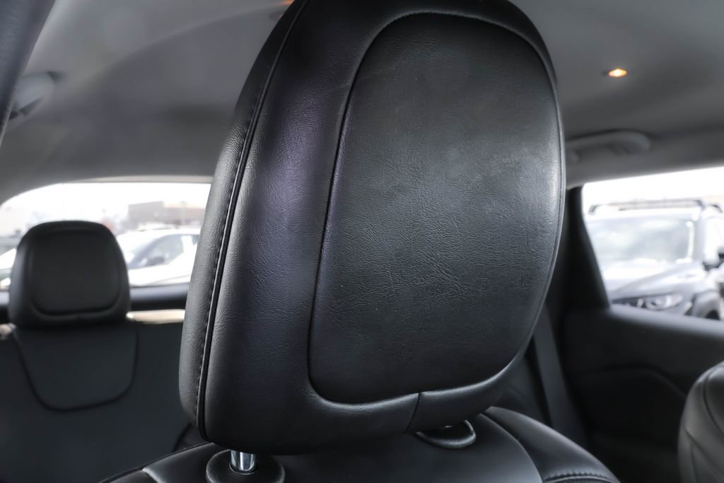 Used 2020 Jeep Cherokee Latitude Lux w/ Comfort/Convenience Group image 37