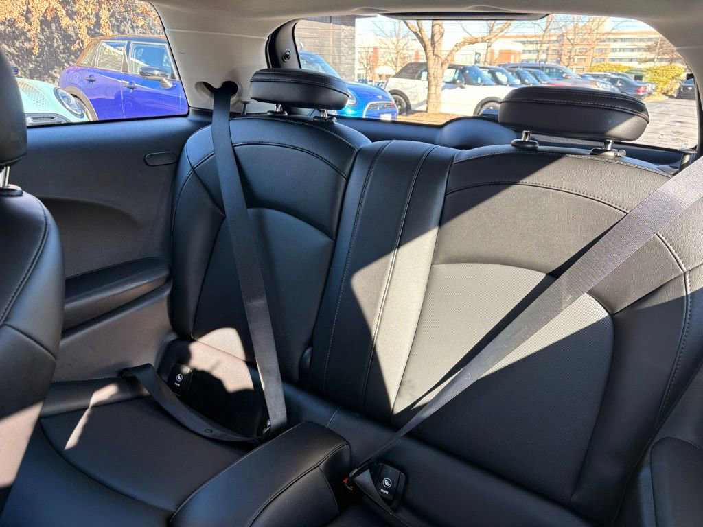 Used 2018 MINI Cooper 2-Door Hardtop image 13