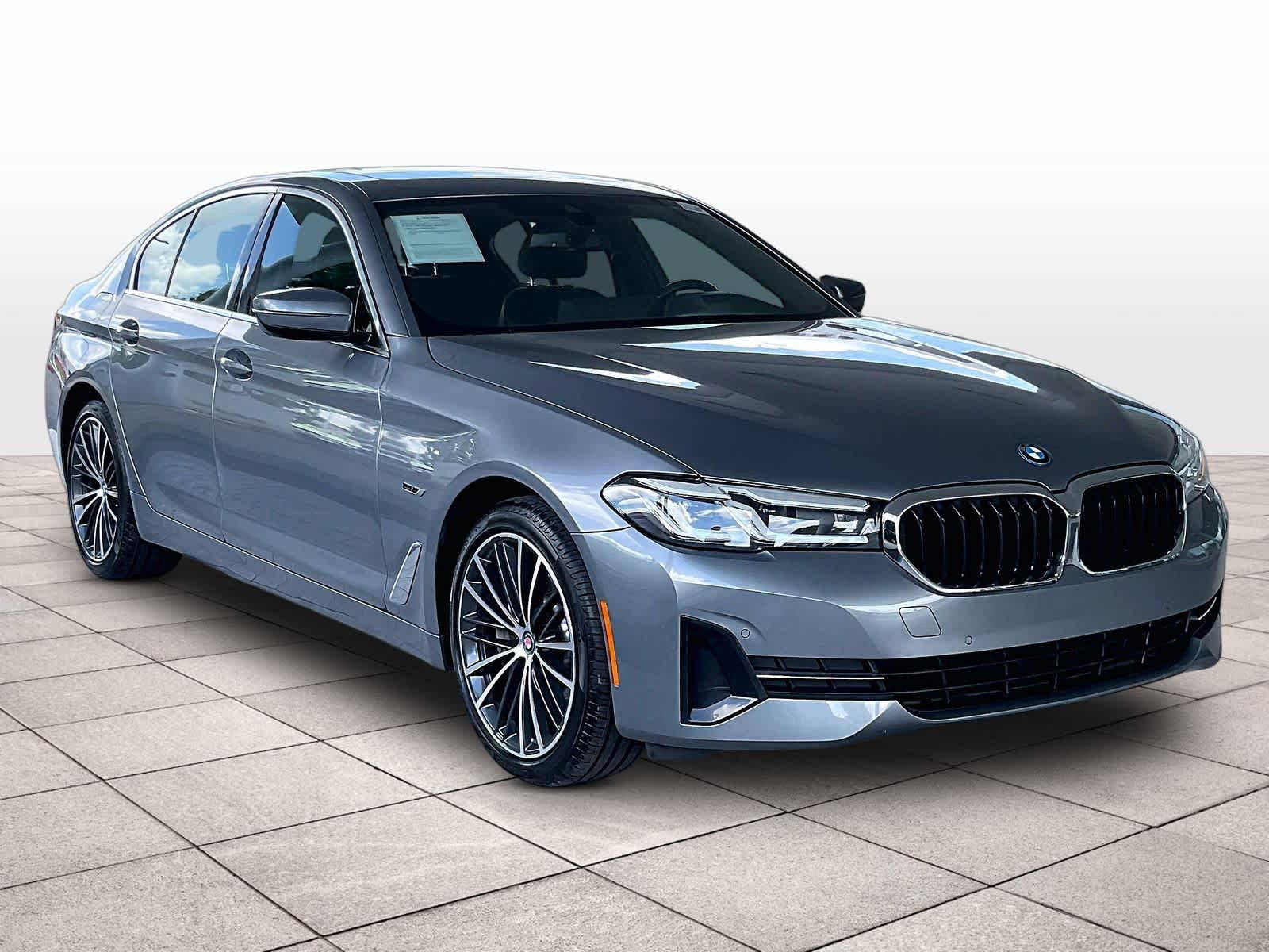 Used 2023 BMW 530e w/ Convenience Package RWD image 2