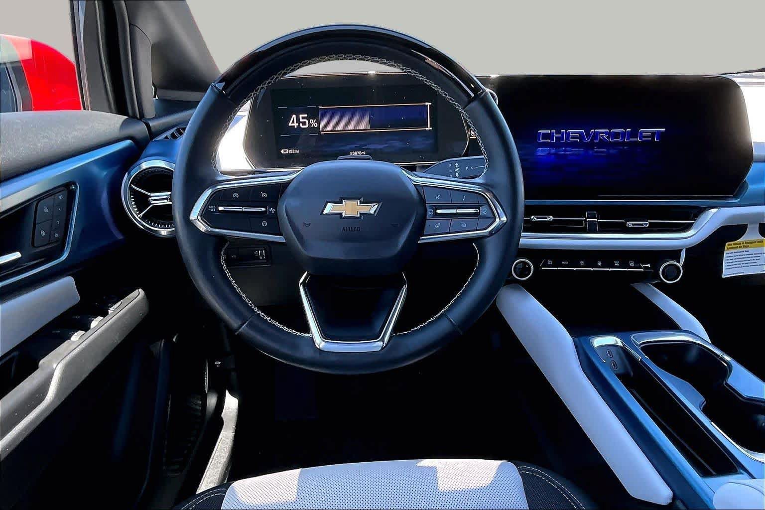 Used 2024 Chevrolet Equinox EV LT w/ Active Safety Package 3 FWD image 5