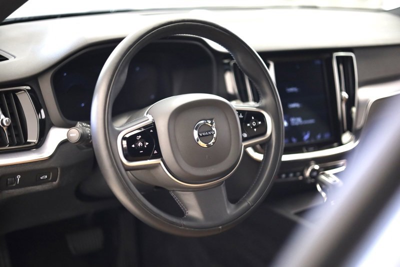 Used 2020 Volvo V60 T5 Cross Country w/ Protection Package Premier image 12