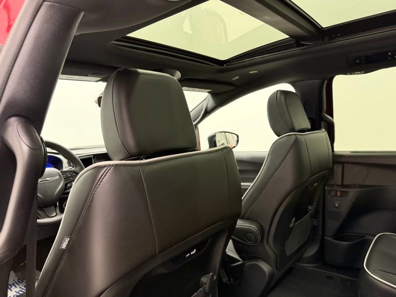 New 2026 Chrysler Pacifica Limited image 22