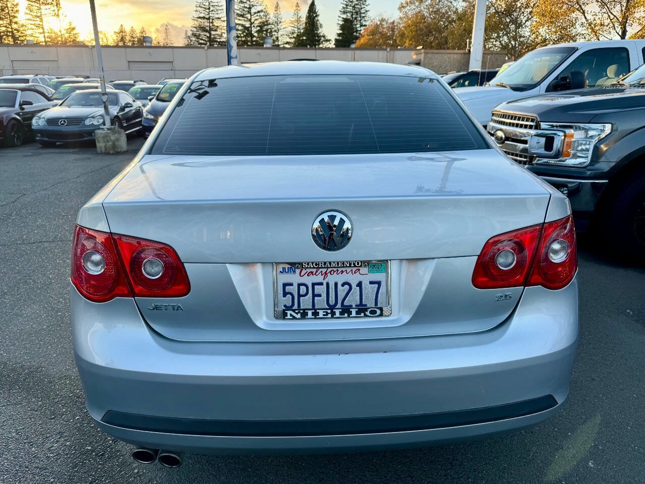 Used 2005 Volkswagen Jetta 2.5 image 6