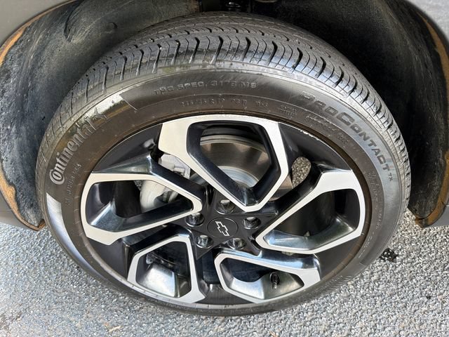 Used 2025 Chevrolet Trax RS w/ Sunroof Package FWD image 11
