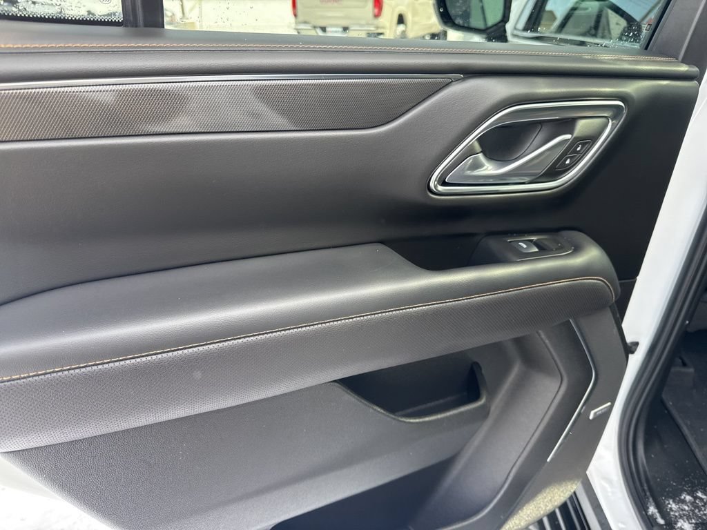 Used 2024 GMC Yukon AT4 AWD/4WD image 39