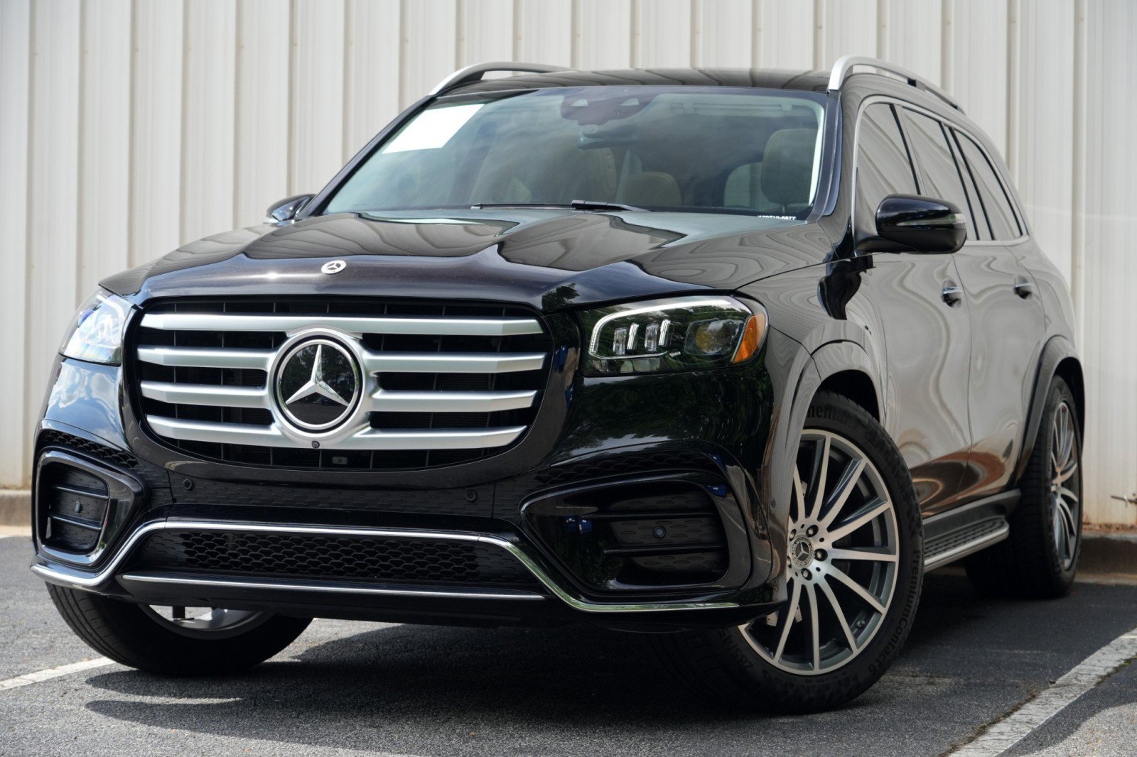 Used 2024 Mercedes-Benz GLS 580 4MATIC image 3