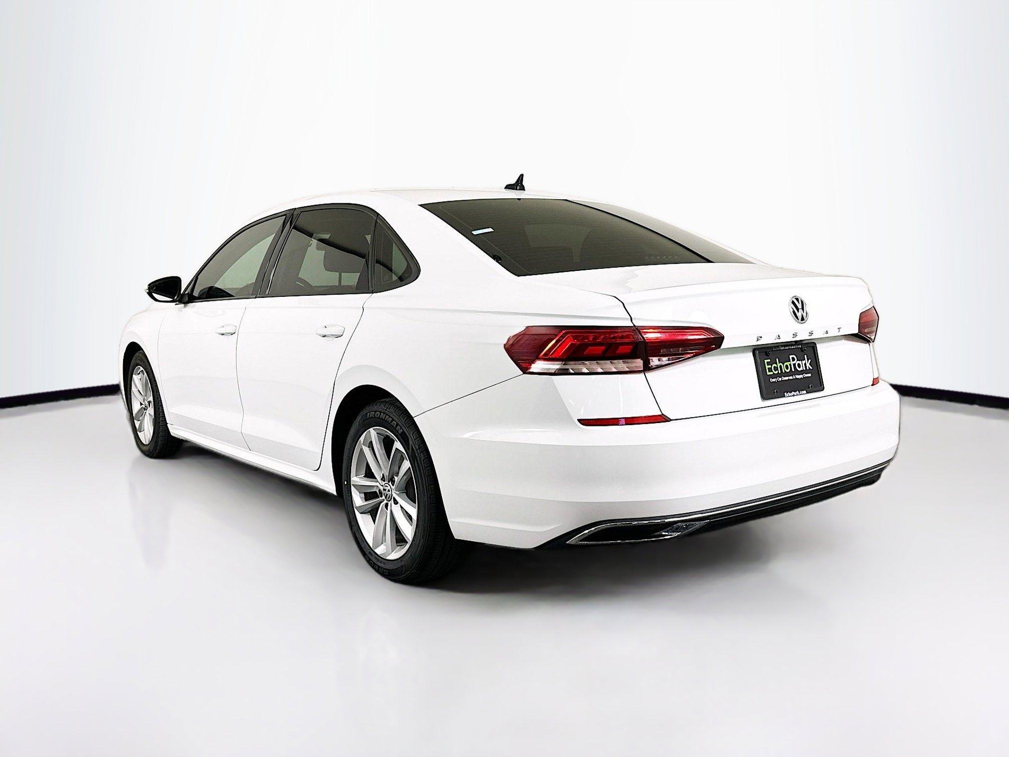 Used 2020 Volkswagen Passat 2.0T S image 5