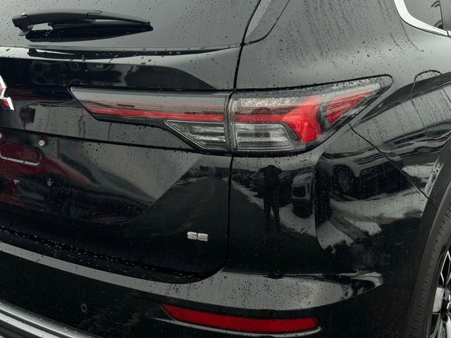 Used 2025 Mitsubishi Outlander Trail Edition image 6