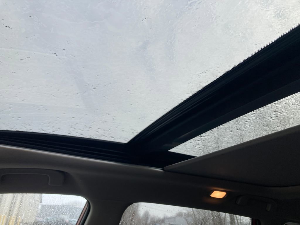 Used 2018 Nissan Rogue SL w/ Premium Package image 25