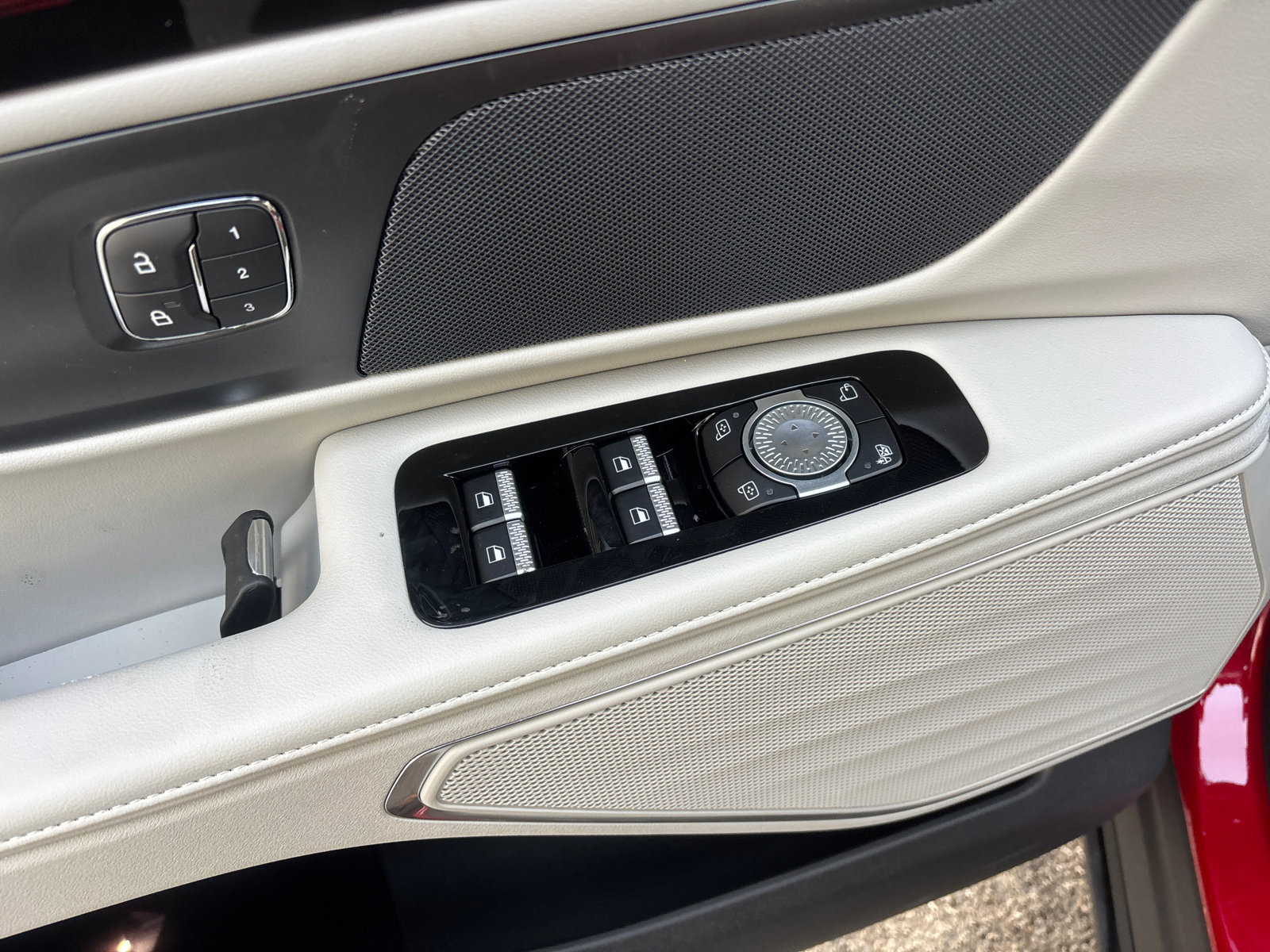 New 2026 Lincoln Nautilus Premier image 13