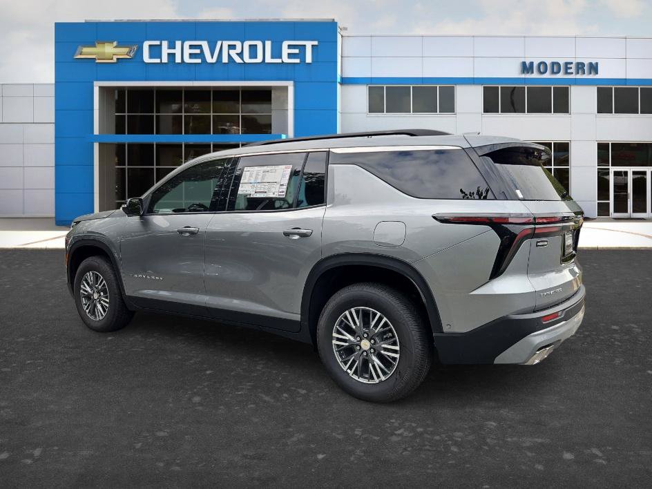 New 2026 Chevrolet Traverse LT w/ Enhanced Driving Package FWD image 3