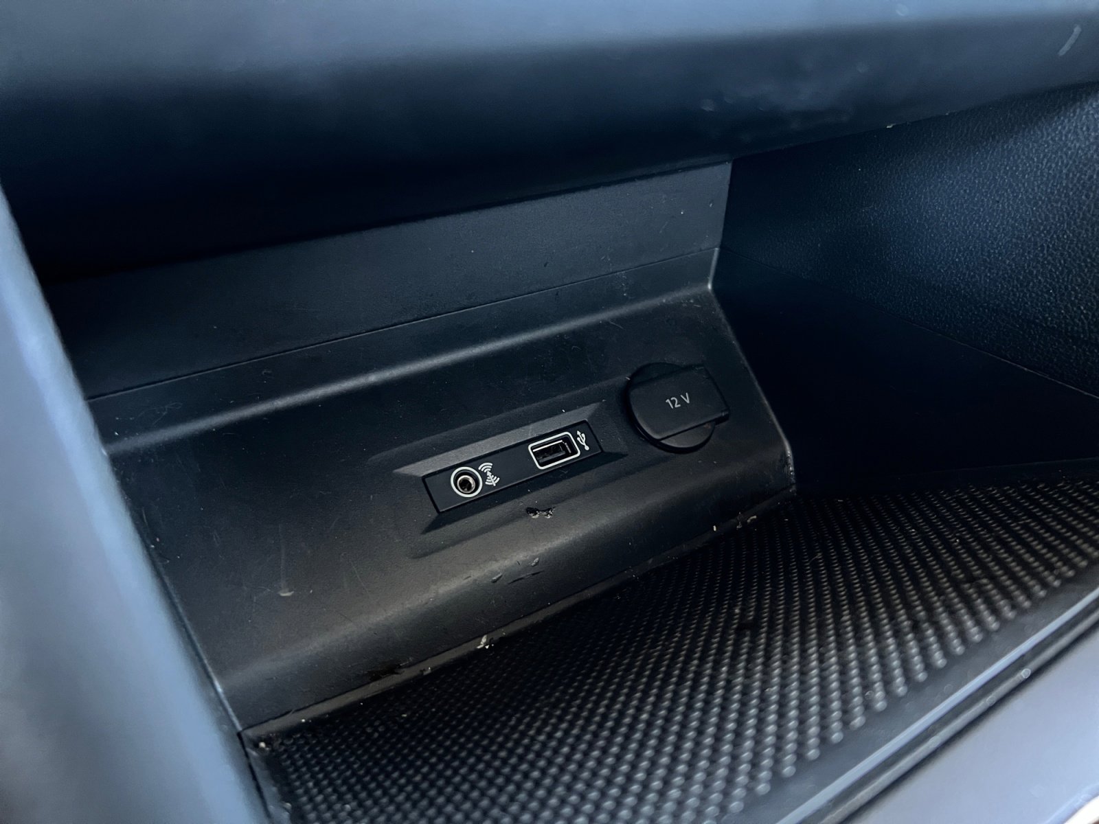 Used 2019 Volkswagen Atlas SE w/ Towing Package image 15