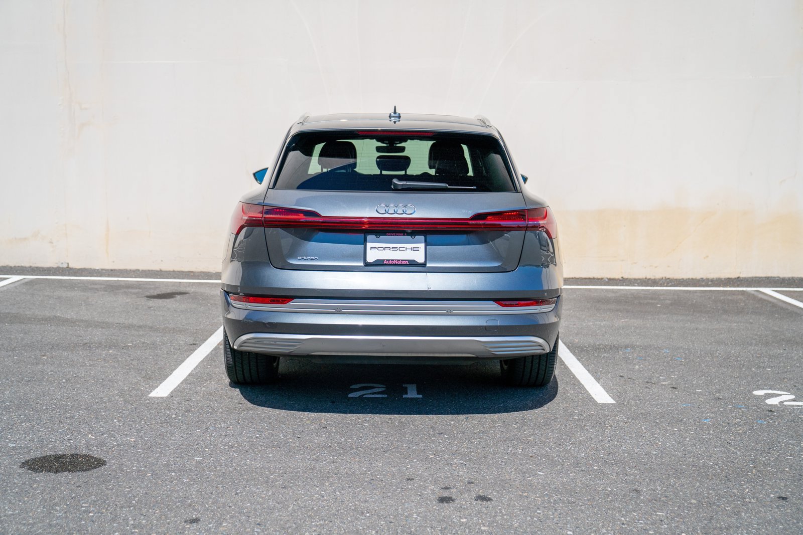 Used 2019 Audi e-tron Prestige w/ Prestige Package AWD/4WD image 6