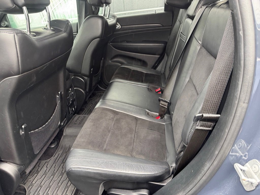 Used 2017 Jeep Grand Cherokee Altitude image 12