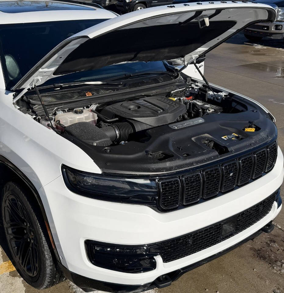 Used 2024 Jeep Wagoneer L Series II w/ Convenience Group I image 40