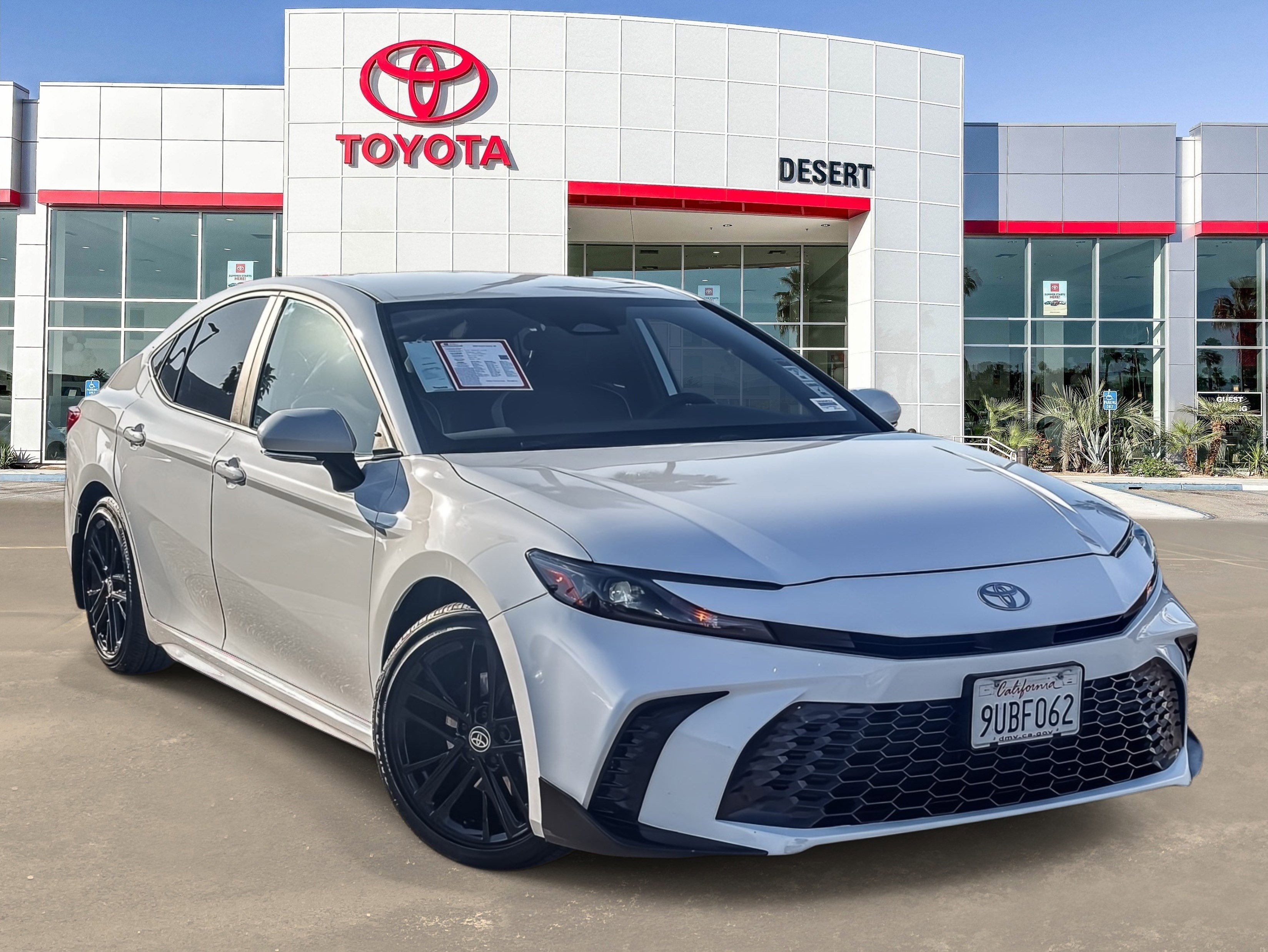Certified 2025 Toyota Camry SE image 1