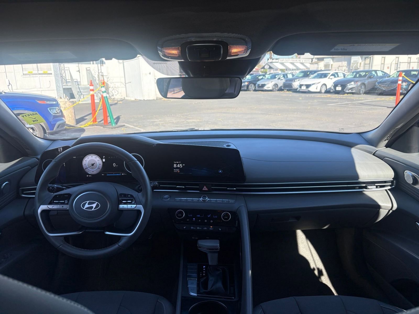 Used 2025 Hyundai Elantra SEL image 34