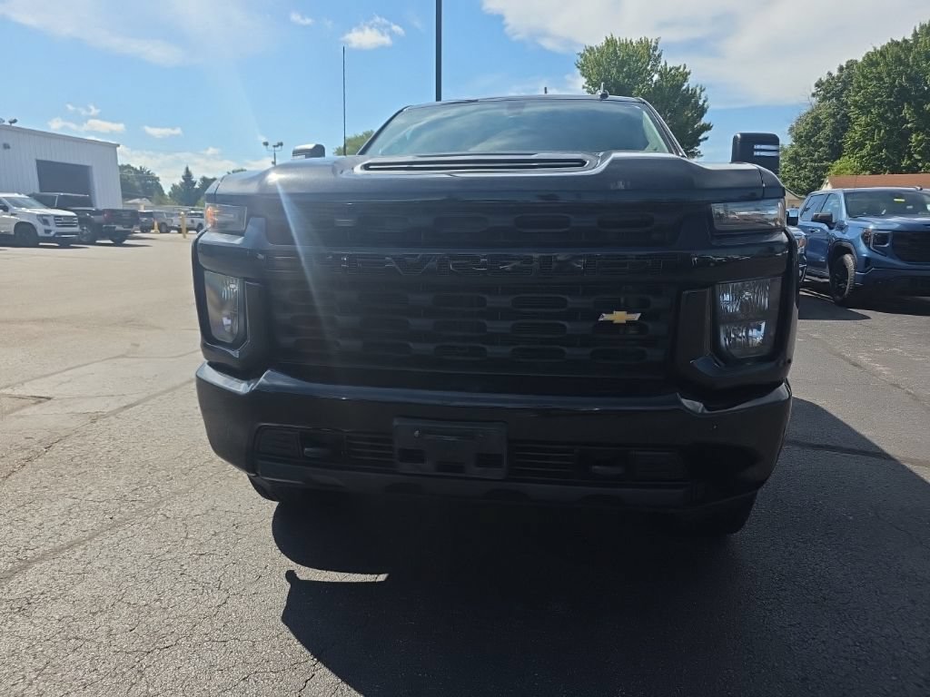 Used 2020 Chevrolet Silverado 2500 Custom w/ Custom Value Package AWD/4WD image 2