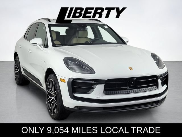 Used 2024 Porsche Macan AWD/4WD image 1