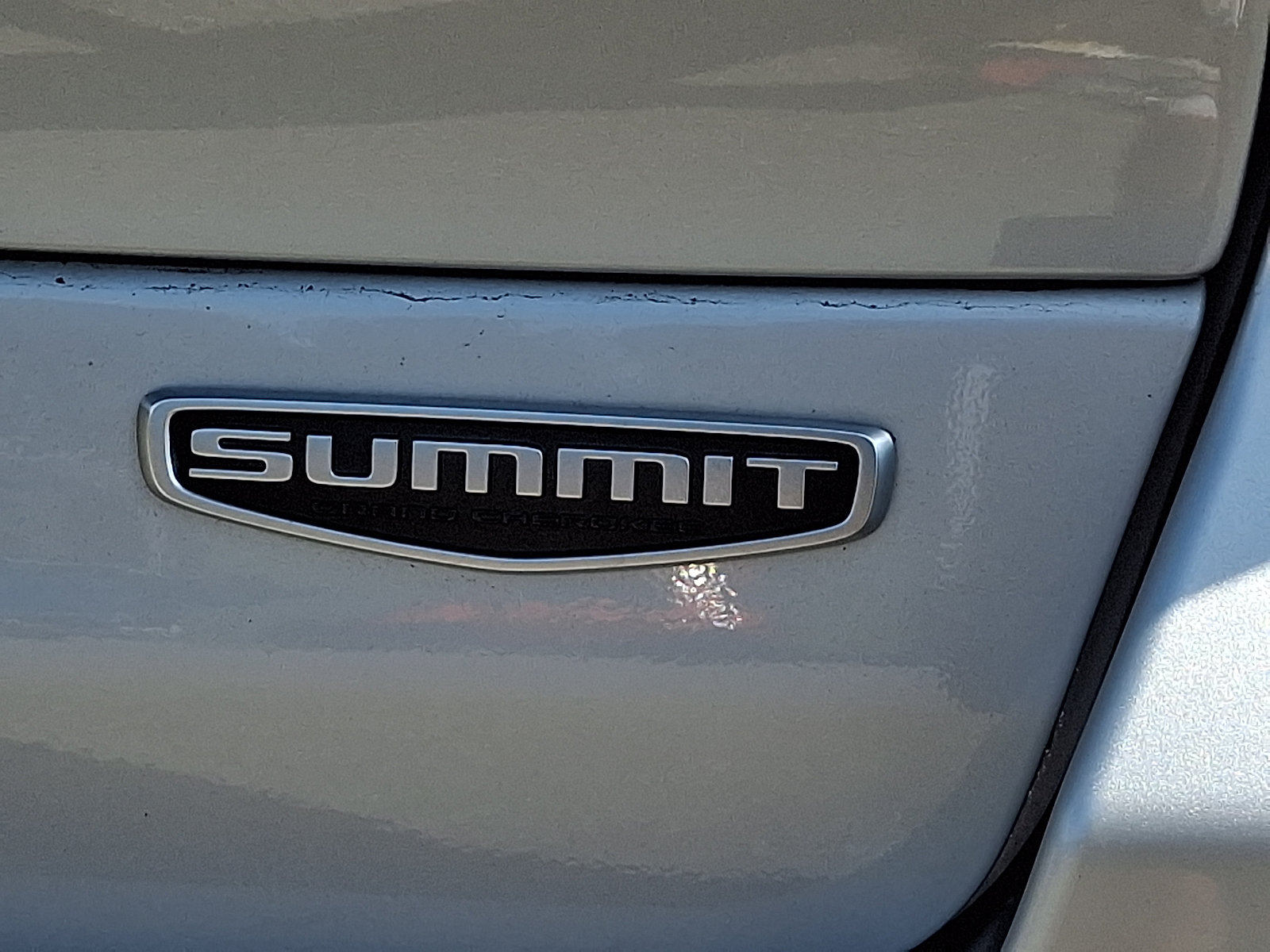 Used 2023 Jeep Grand Cherokee Summit AWD/4WD image 33