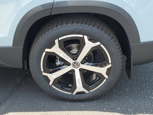 New 2026 Volkswagen Taos SEL AWD/4WD image 5