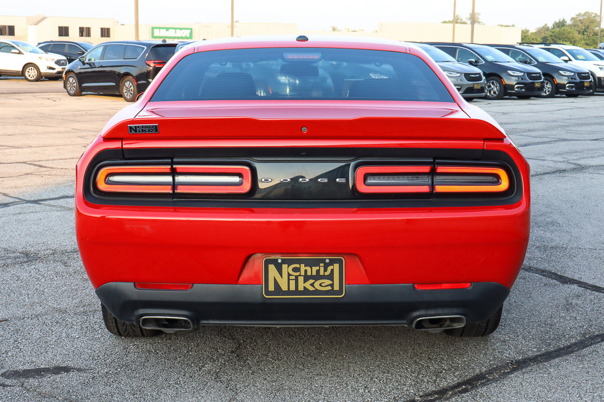 Used 2019 Dodge Challenger SXT image 5