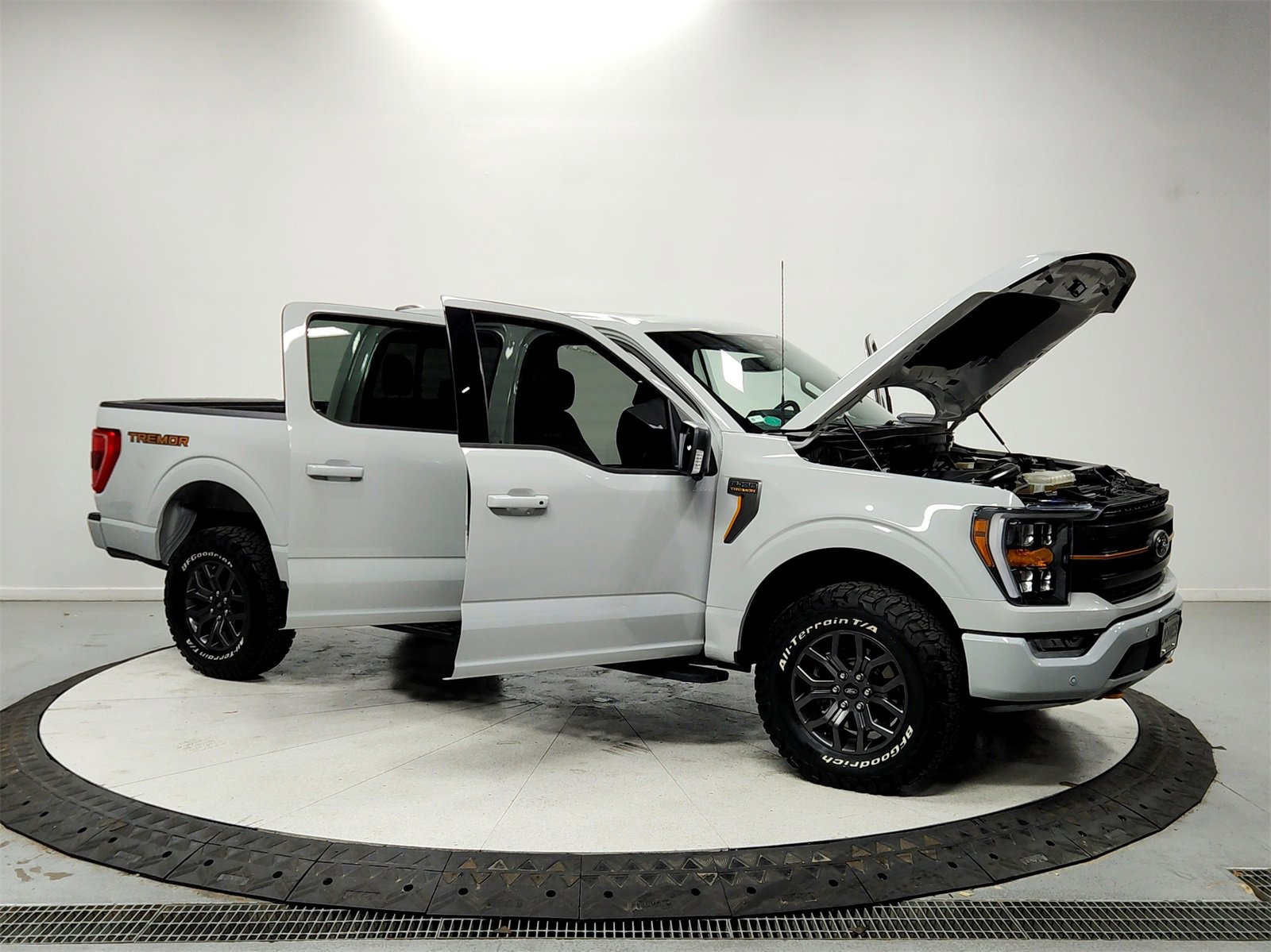 Used 2023 Ford F150 Tremor w/ Trailer Tow Package image 9