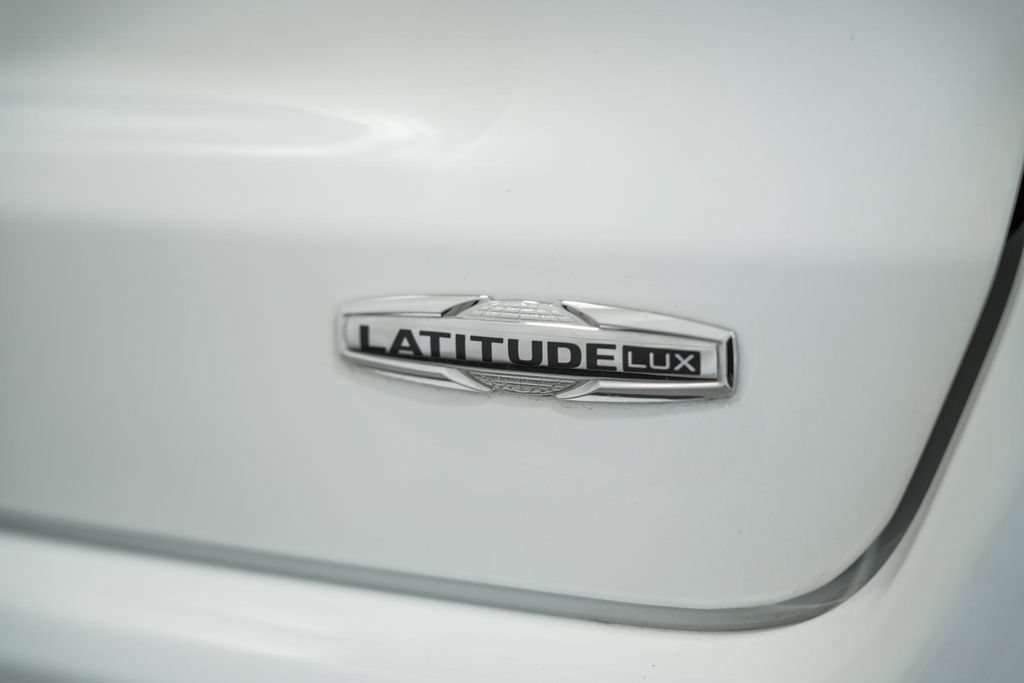 Certified 2023 Jeep Compass Latitude AWD/4WD image 7