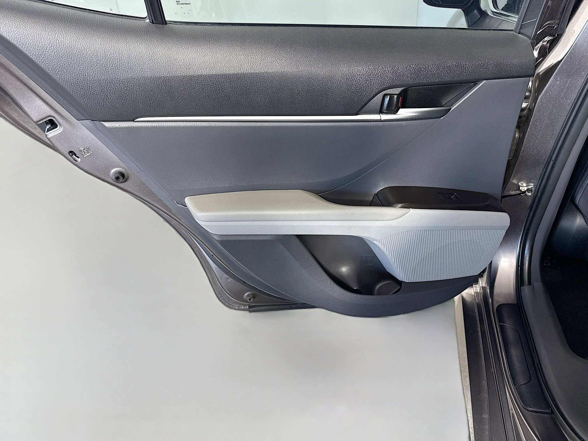 Used 2024 Toyota Camry LE image 25