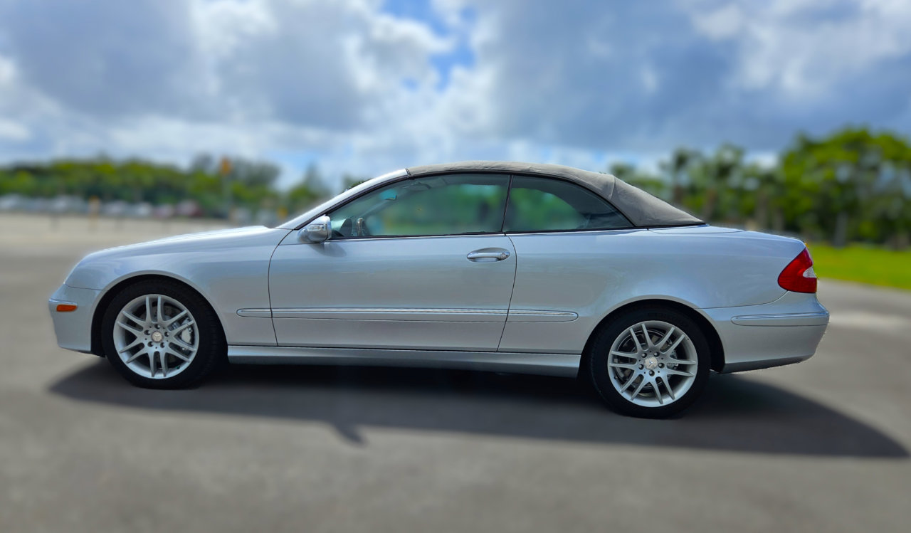 Used 2009 Mercedes-Benz CLK 350 Cabriolet w/ Appearance Pkg image 10