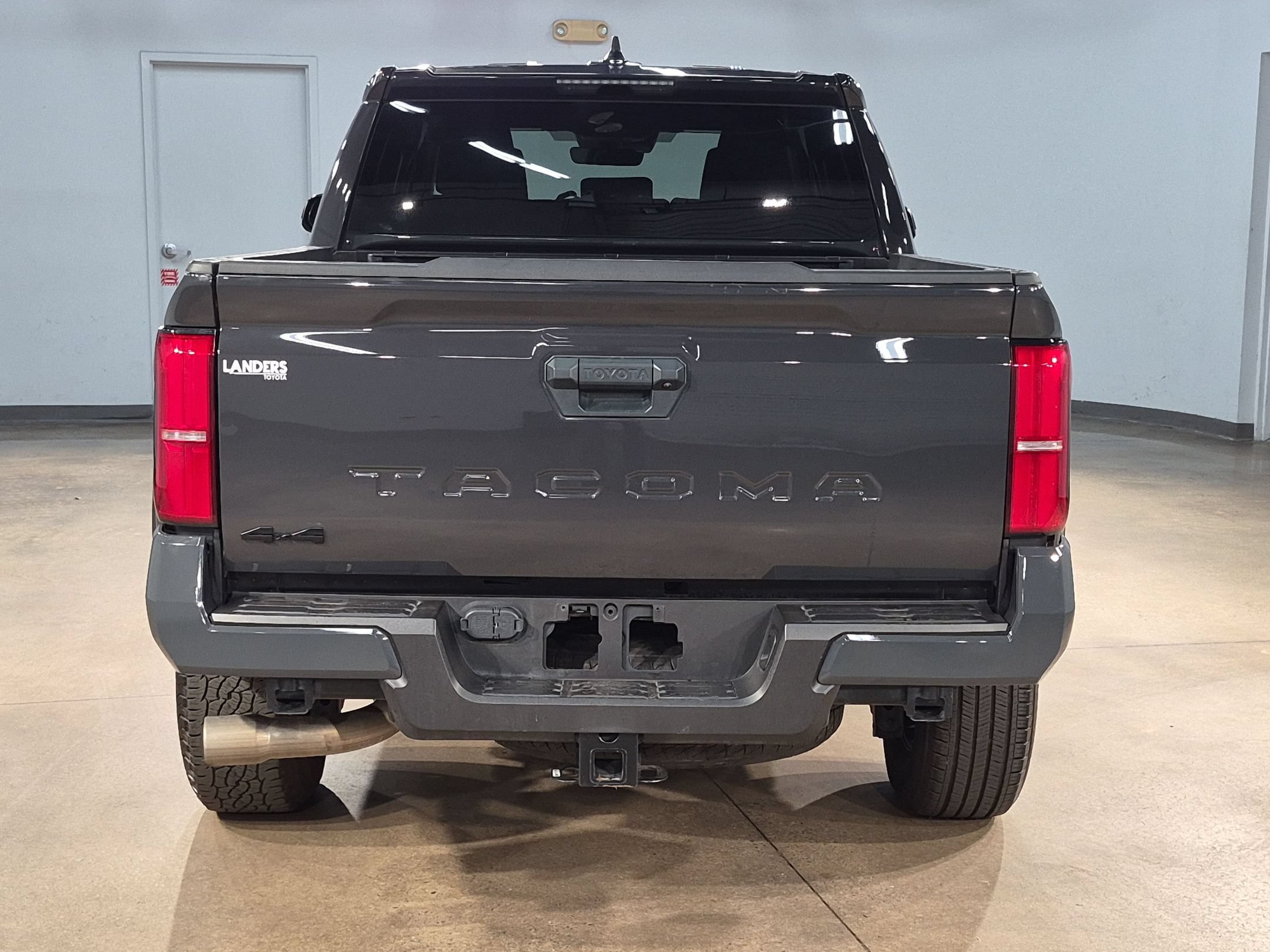 Used 2025 Toyota Tacoma TRD Off-Road AWD/4WD image 6