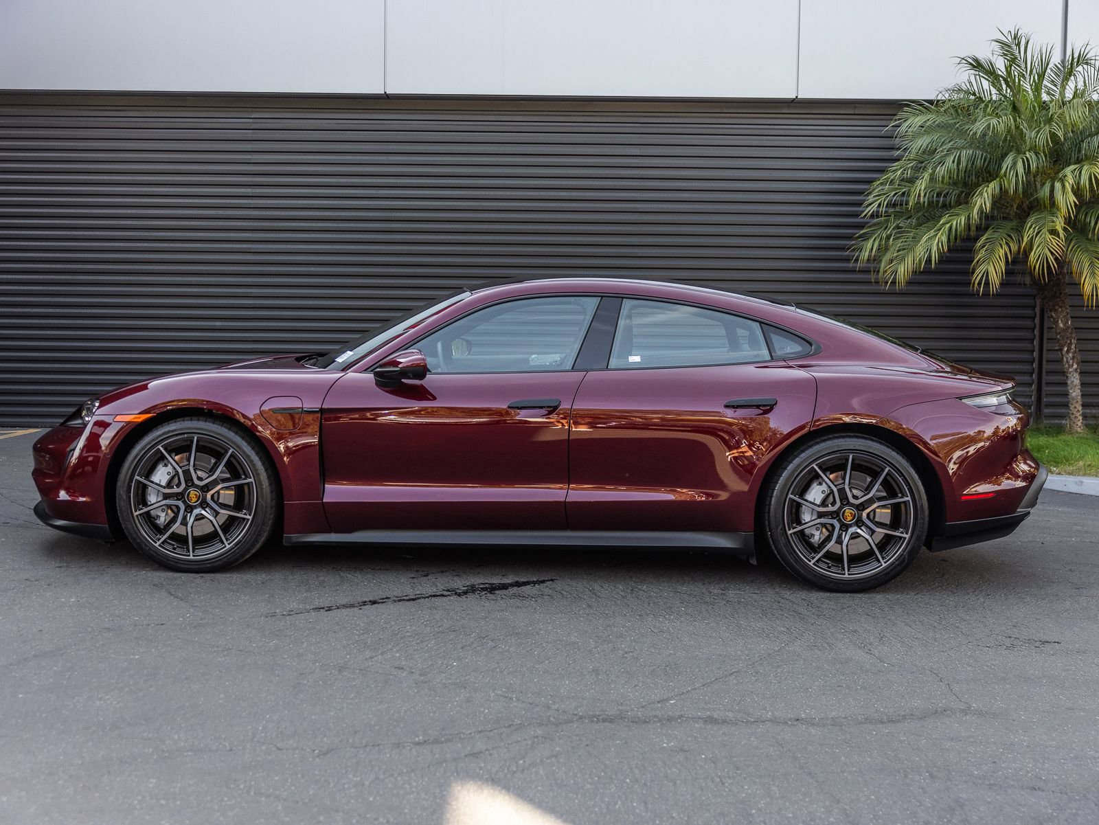 Certified 2023 Porsche Taycan image 2