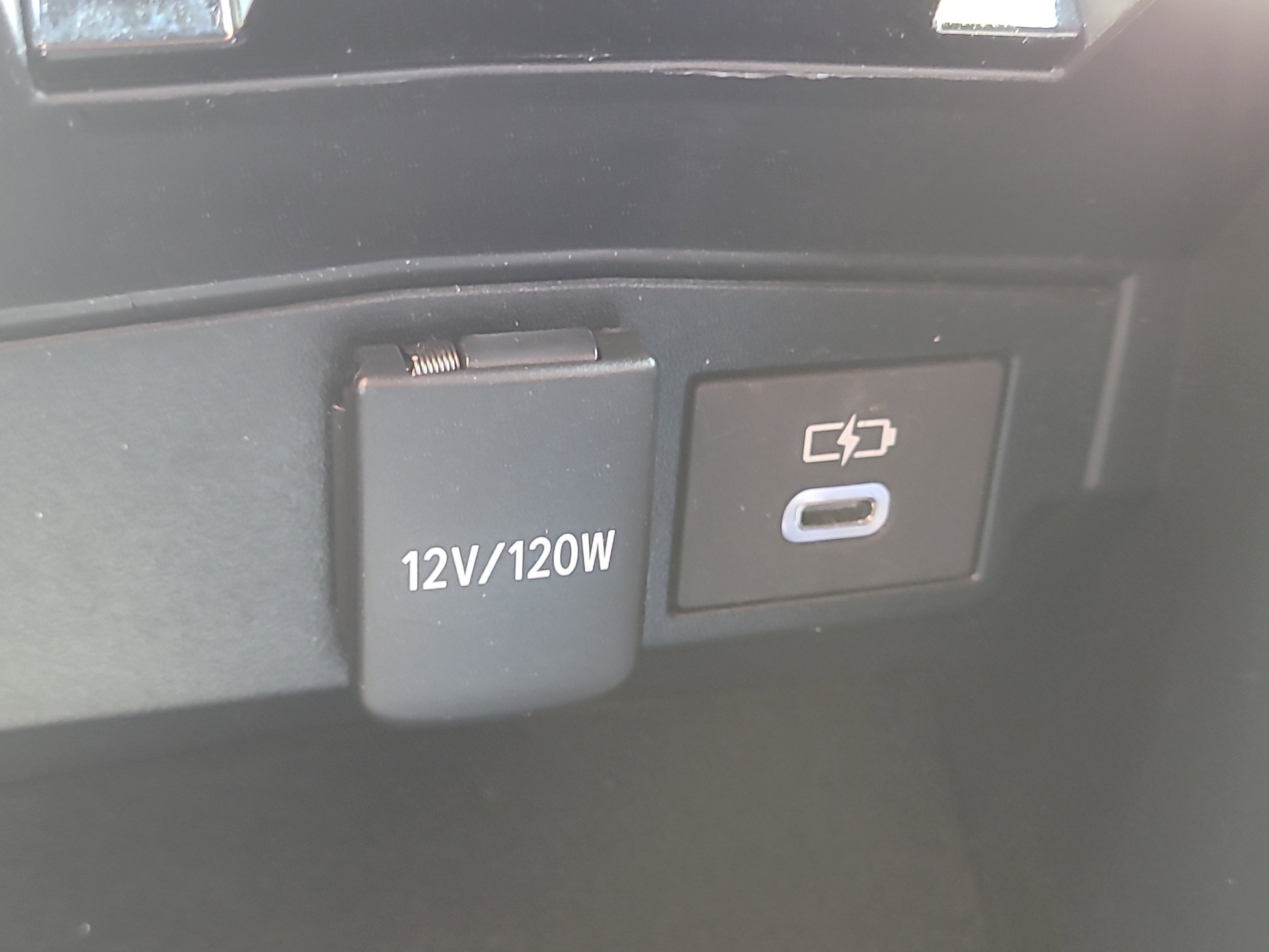 Certified 2025 Toyota Corolla SE w/ Convenience Package image 25