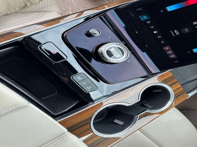 New 2026 Cadillac Escalade Platinum Sport w/ LPO, ONYX Package AWD/4WD image 28