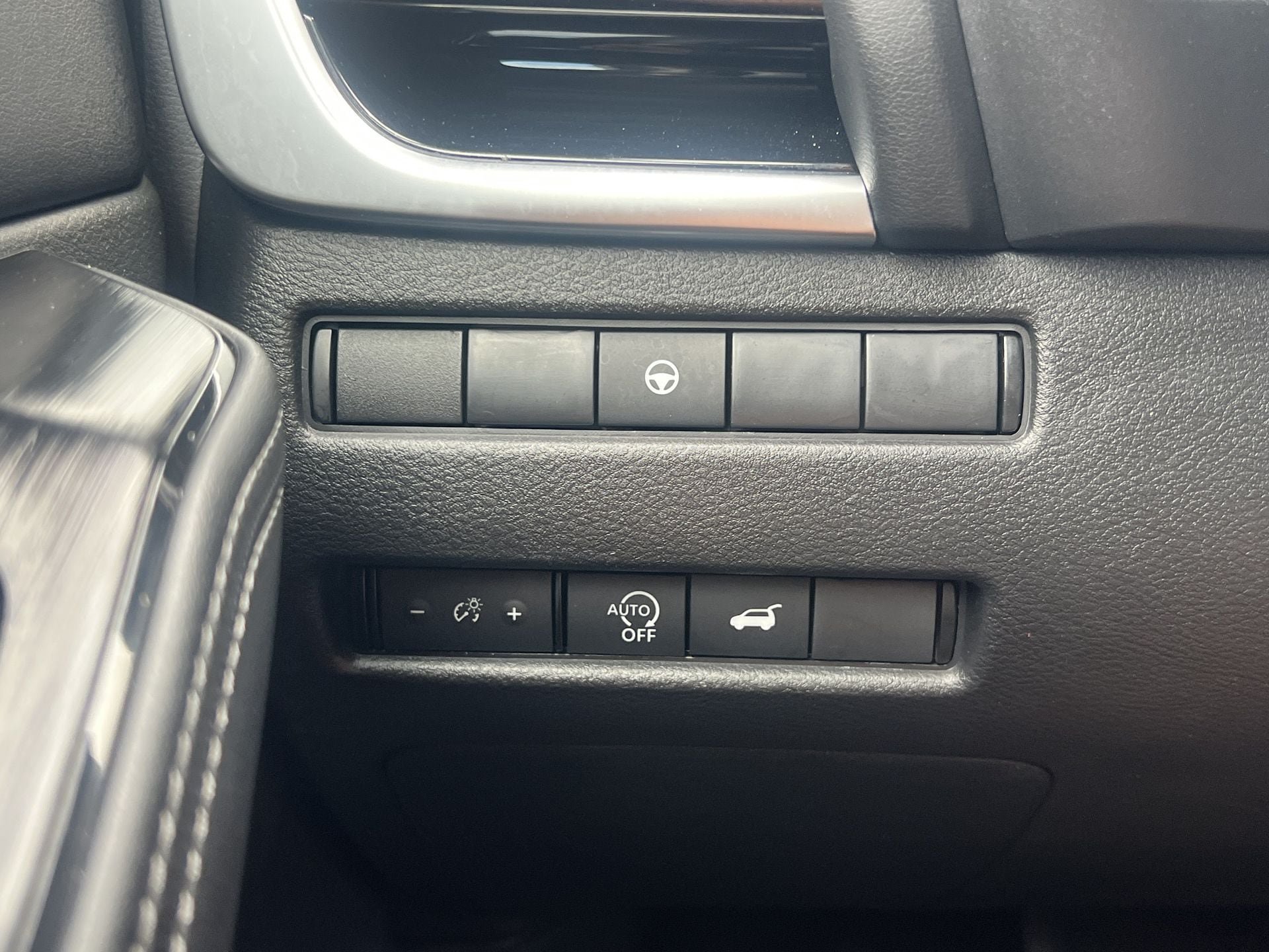 Certified 2026 Nissan Rogue SL FWD image 14
