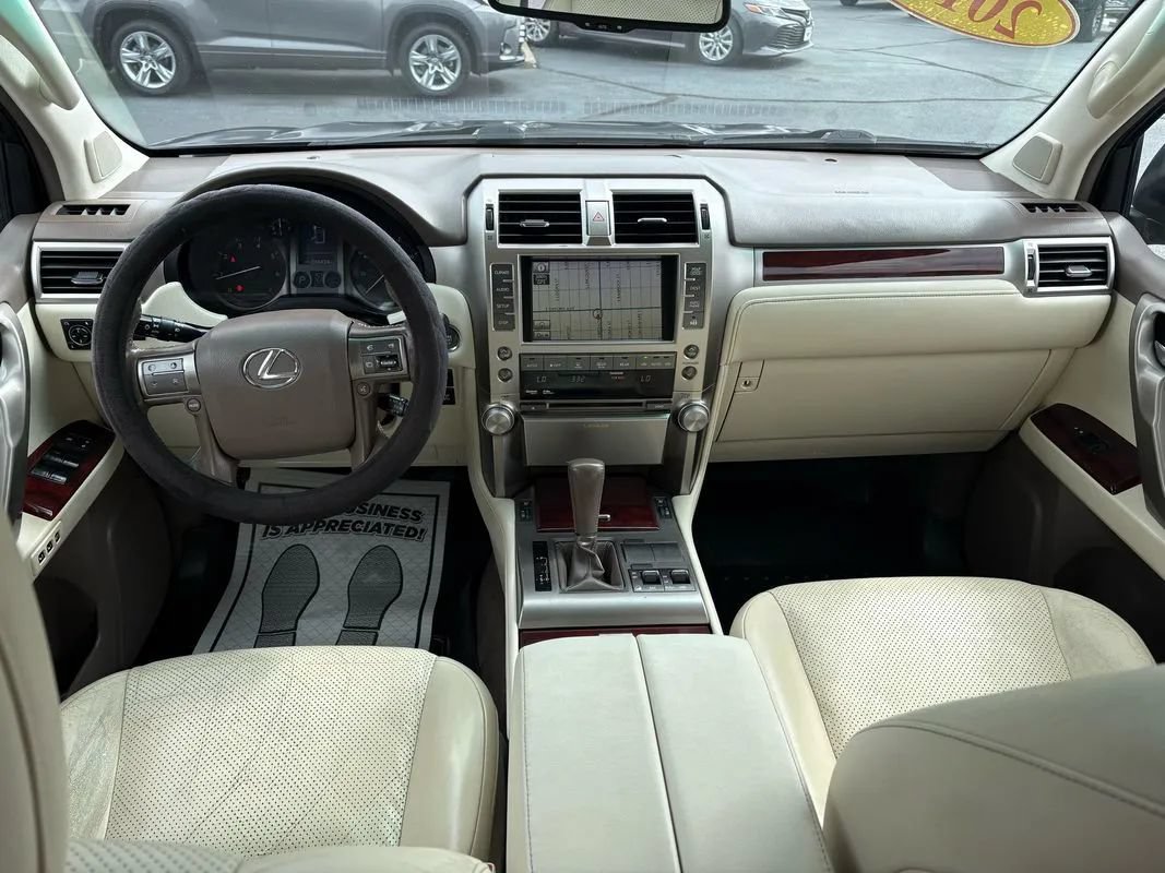Used 2010 Lexus GX 460 w/ Comfort Plus Pkg AWD/4WD image 36