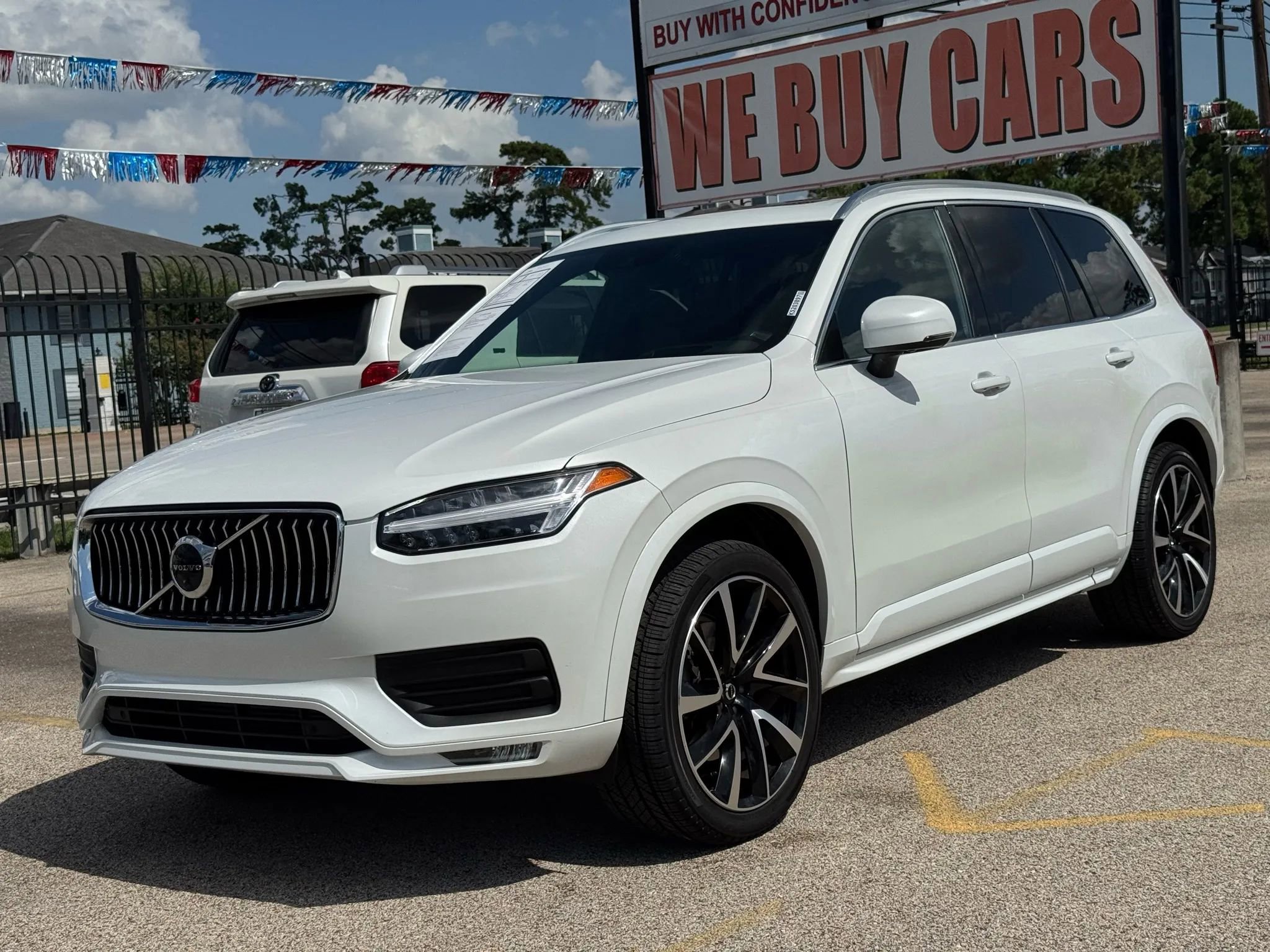 Used 2022 Volvo XC90 T6 Momentum w/ Advanced Package image 8