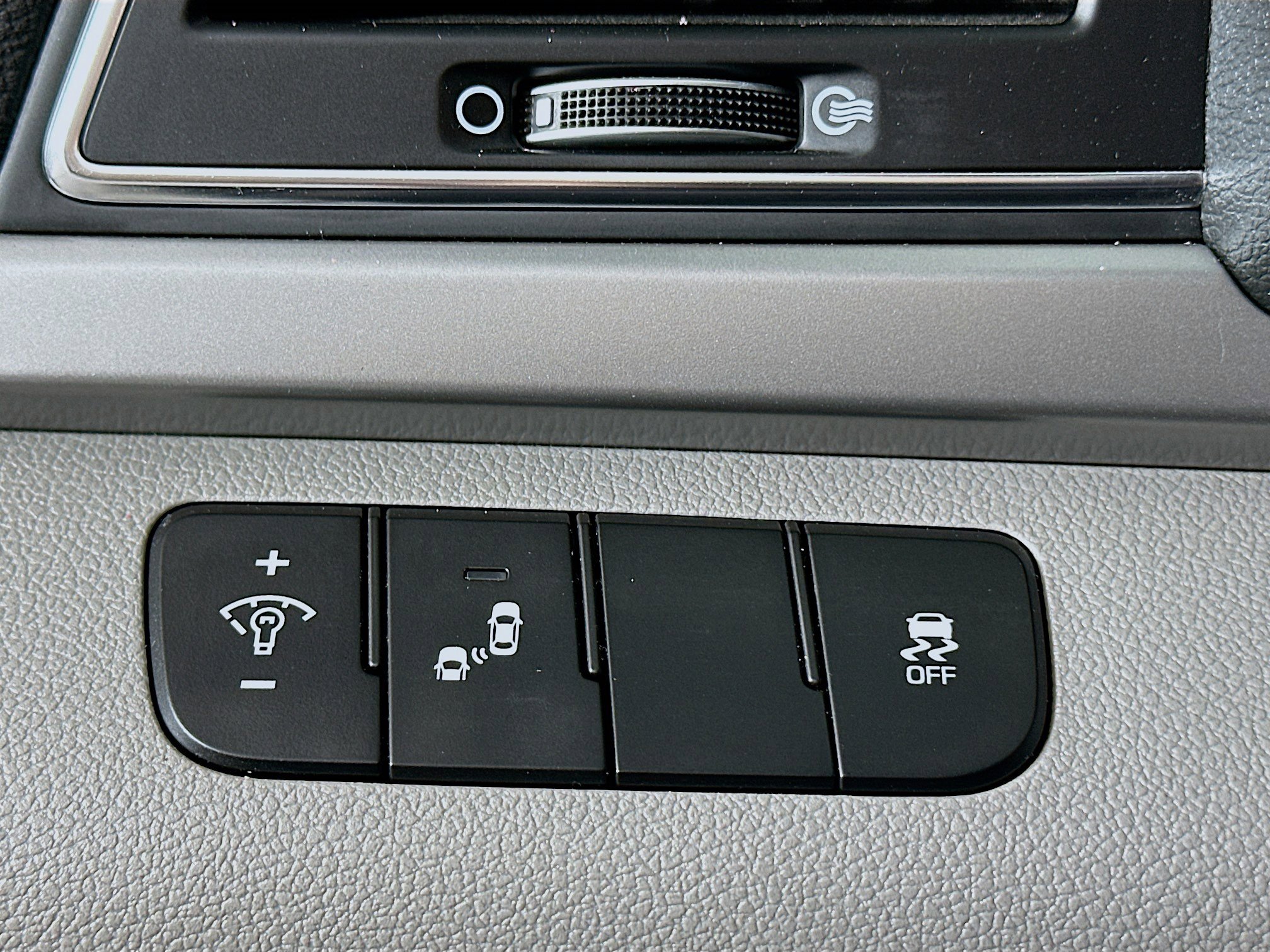 Used 2018 Hyundai Elantra SEL image 17