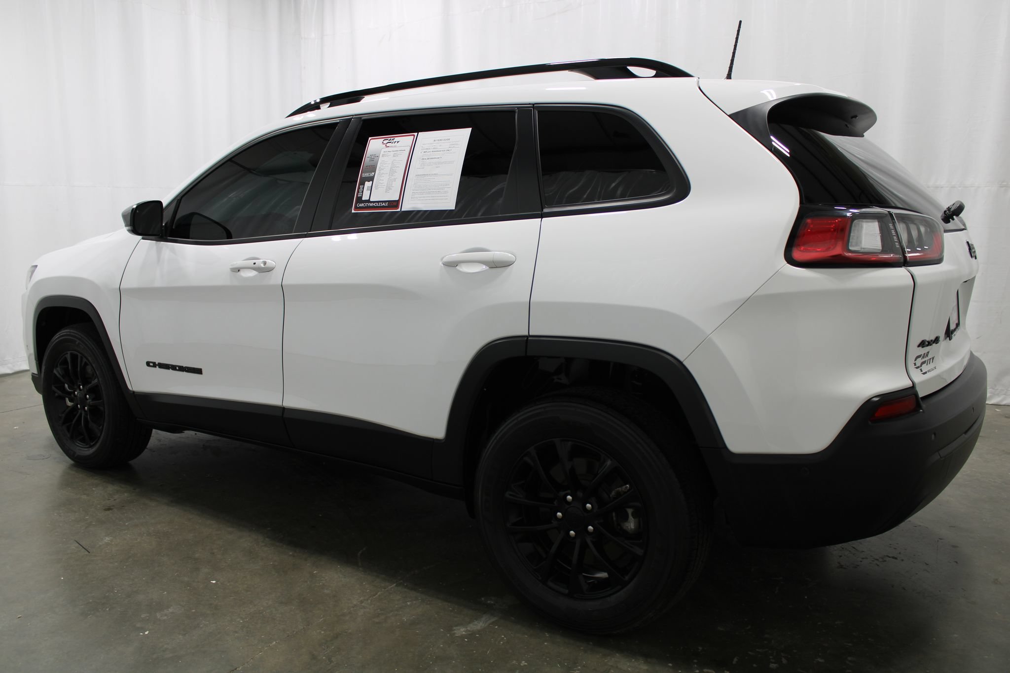 Used 2023 Jeep Cherokee Altitude Lux AWD/4WD image 8